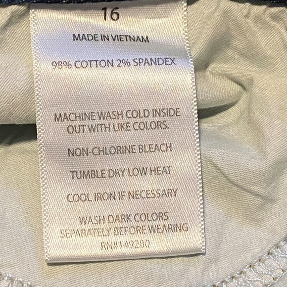 NWT SLINK JEANS frayed denim curvy fit Laura shorts SIZE 16 - Picture 8 of 9